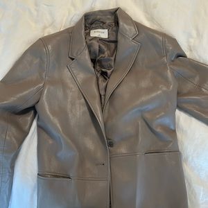 Aritzia Logan Blazer in Modern Taupe